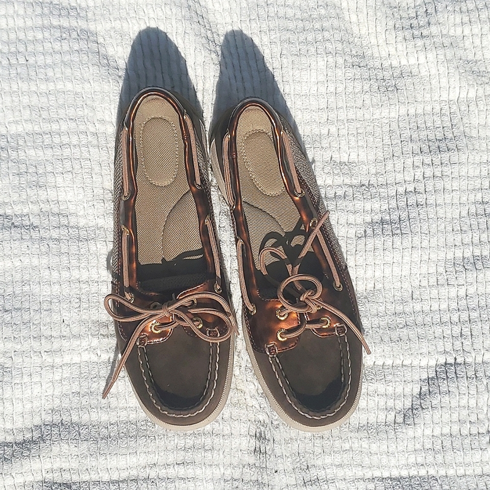 Women's shoes size 8m